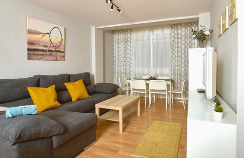 Plaza de Toros Vieja Apartment | Holidays2Malaga Salitre 3 bedroom up to 7 people High speed wifi