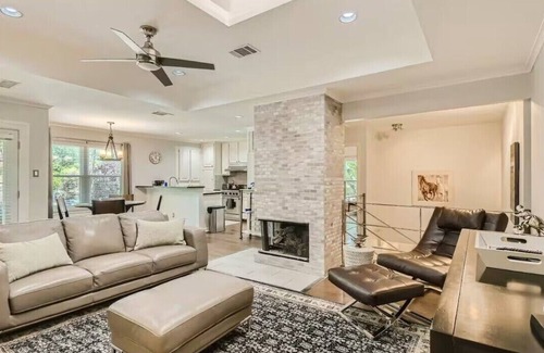 Oak Lawn House | Holland Heights