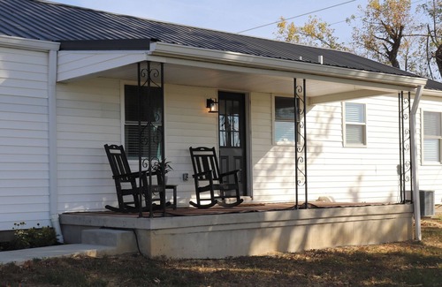 Williamstown House | Holland Hideaway, Newly remodeled, less than 5 miles from The Ark Encounter