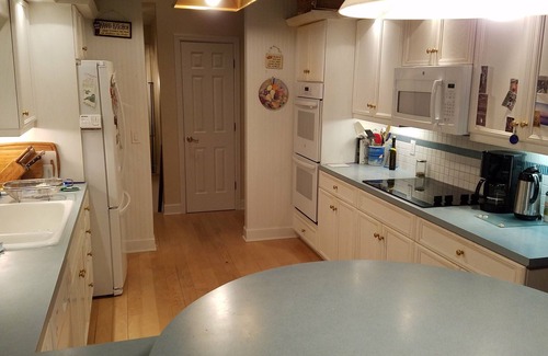 West Olive House | Holland Pine Bluff Cottage on Lake Michigan