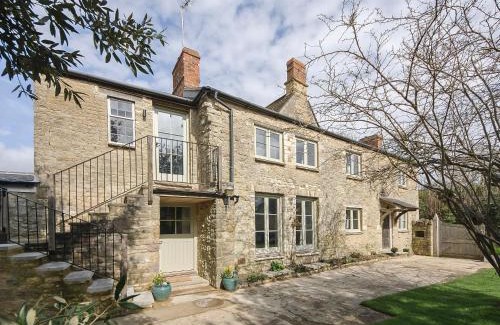 Chipping Norton House | Holliers Cottage
