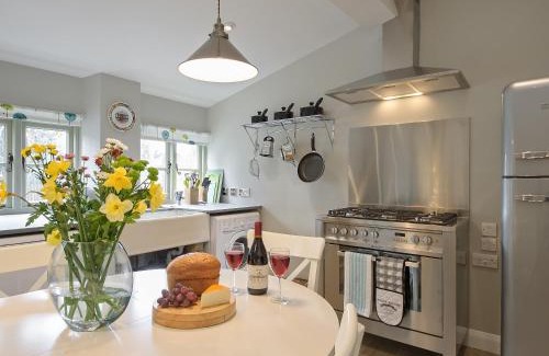 Chipping Norton House | Holliers Cottage