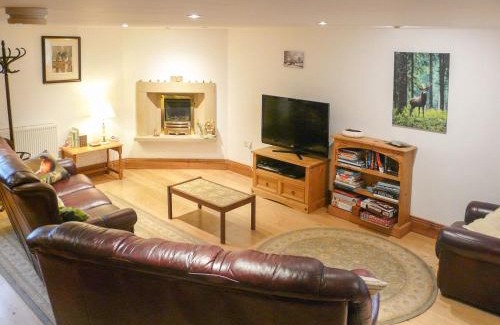 Barnoldswick House | Hollin Bank Cottage