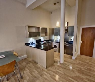 Nottingham City Centre Apartment | Hollowstone Place, Spacious 2 Bed, City Centre NG1, Sleeps 6,Free Parking