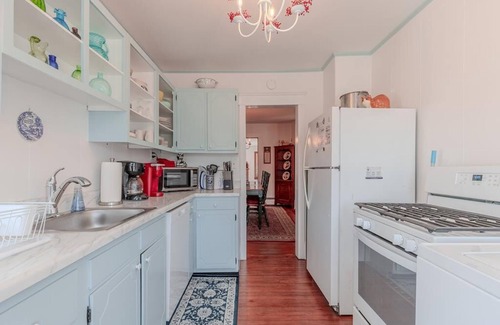 Cape May House | Holly Cottage at Shunpike Pond
