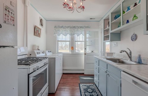 Cape May House | Holly Cottage at Shunpike Pond