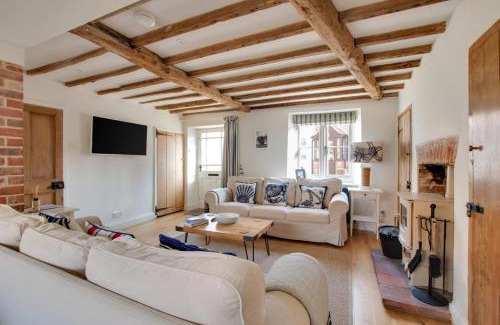 Holt House | Holly Cottage