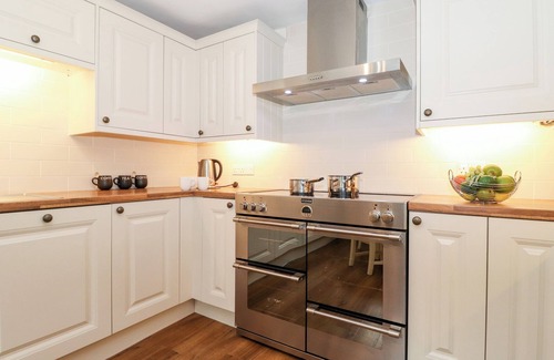 Grasmere Cottage | HOLLY COTTAGE, pet friendly, character holiday cottage in Grasmere