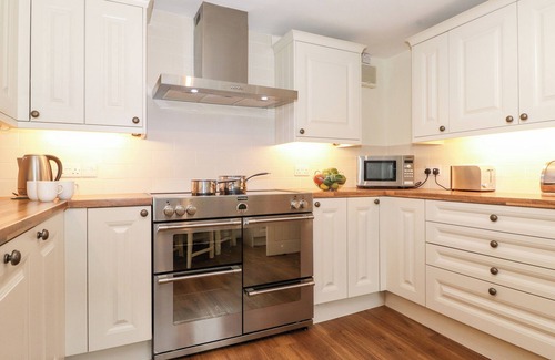 Grasmere Cottage | HOLLY COTTAGE, pet friendly, character holiday cottage in Grasmere