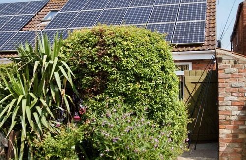 Burgh le Marsh Cottage | Holly Cottage - The Chestnuts Holiday Cottages