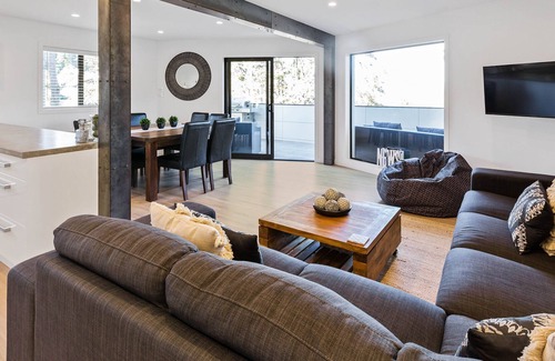 Kelvin Heights House | Holly Court Haven