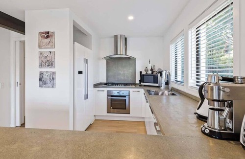 Kelvin Heights House | Holly Court Haven Sum