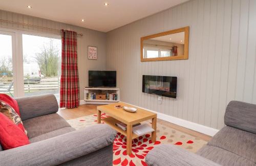 Preston House | Holly Lodge