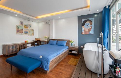 Old Quarter Apartment | Holly's Elegance Retreat with bathtub in Old Quarter
