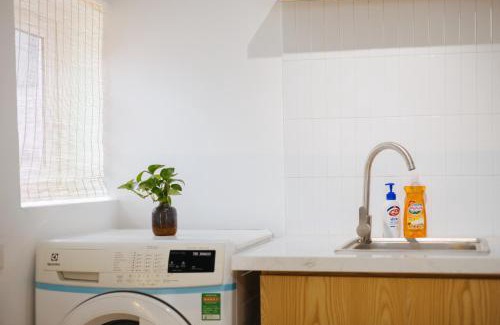 Hang Buom Apartment | Holly's Tranquil Home with 2beds in Old Quarter