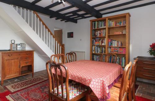 Mouldsworth House | Holly Tree Cottage