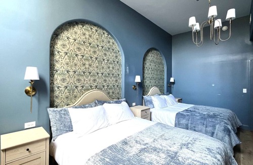 Downtown Louisville Apartment | Hollyhock Suite 506: 1 bed + 1 loft bed/1 bath