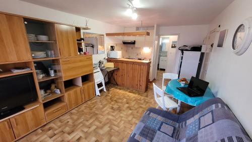 Valras-Plage Apartment | Hollywood E24 - T2 avec terrasse à 2 minutes de la plage