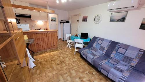 Valras-Plage Apartment | Hollywood E24 - T2 avec terrasse à 2 minutes de la plage