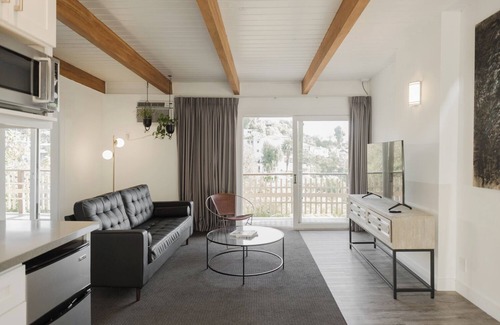 Hollywood Heights Hotel | Hollywood Hills Hotel