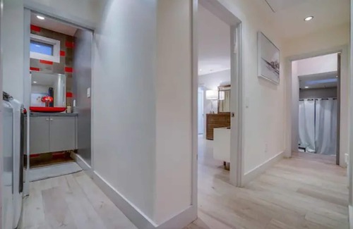 Hollywood Hills West House | Hollywood Hills Retreat: Private GYM & STEAM ROOM