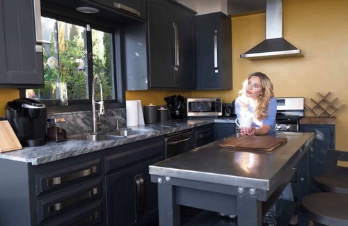 Hollywood Hills West Villa | Hollywood Hills Zen Villa ~Jetliner Views, Hot Tub