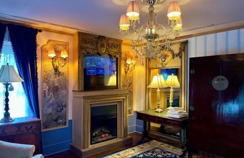 Hollywood House | Hollywood Home