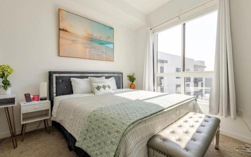 Hollywood Apartment | Hollywood Penthouse with Balcony & Pool View