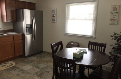 Racine House | Hollywood! Professionally Cleaned, Self Check In - Sleeps 10