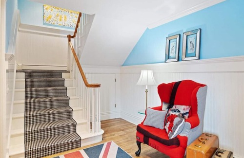 Harbor Springs Apartment | Hollywood Suite - Luxury meet Elegance w/King Bed