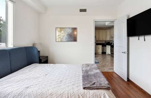 East Hollywood Apartment | Hollywood View Penthouse