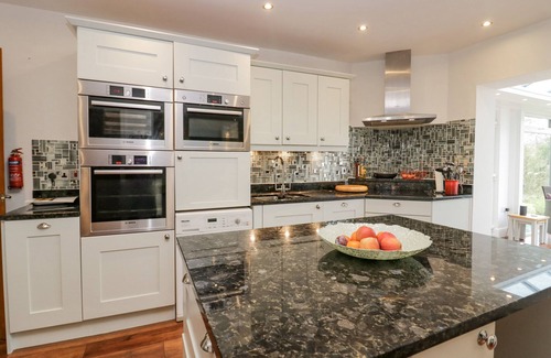 Coniston House | HOLME FELL, pet friendly, character holiday cottage in Coniston