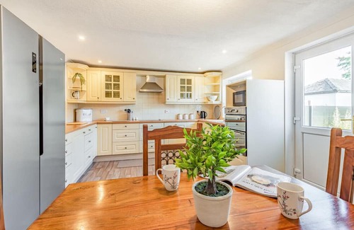 Carlisle House | Holme View Cottage - Three Bedroom House, Sleeps 6