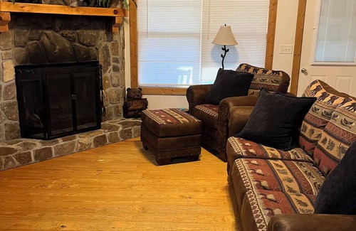 Blairsville Cabin | Holmes Cabin close to Helton Creek Falls