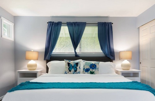 Freeland House | Holmes Harbor Retreat: Spacious home w view and pet friendly BY Betterstay