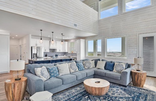 Leeward Sands House | Holy Moly