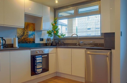 Gifford Apartment | Holyrood New Apartment - newly refurbished apartment with parking space