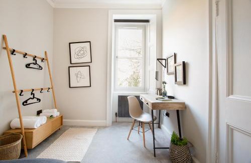 Gifford Apartment | Holyrood Park City Centre Apartment
