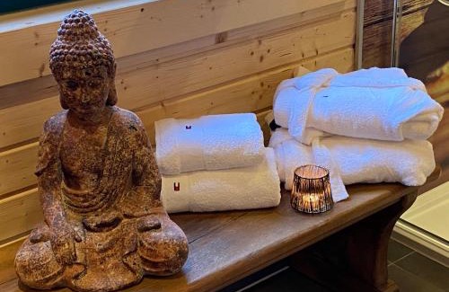 Esch House | Holzhaus Onkel Fritz mit Sauna und Whirlwanne