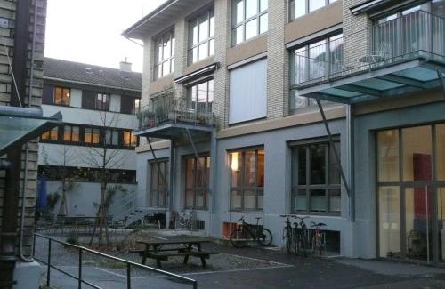 District 4 Bed & Breakfast | Holzlager Bed & Breakfast