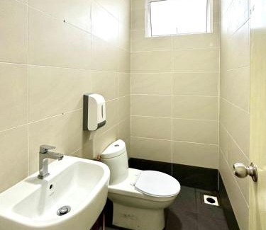 Bandar Penawar House | Hom Villa 5rm 12-22 pax Wifi Netflix BBQ SteamBoat Games Beach Water Park
