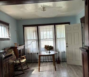 Niagara Falls House | Home 18th Street
