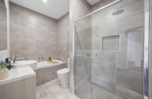 Mitchell Park Apartment | Home Abroad - 3BR with Dedicated Workspace