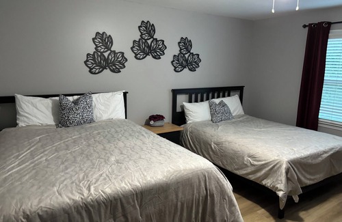 Powder Springs House | Home Away From Home- Charming house in peaceful Powder Springs with AC and WiFi