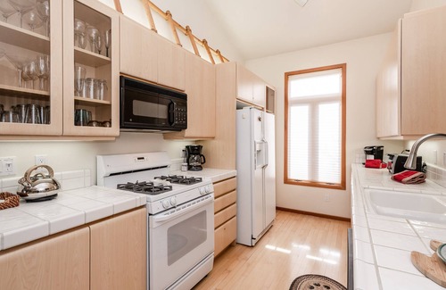 Mammoth Lakes Condo | Home Away From Home in Snowcreek V Resort