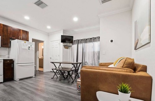 Sulphur Springs House | Home Away From Home · Charming dual suite home- Seminole Heights Tampa!