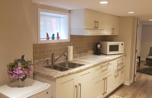York House | Home away from Home ! Close to Amenities, Bus stop in front, Separate Entrance