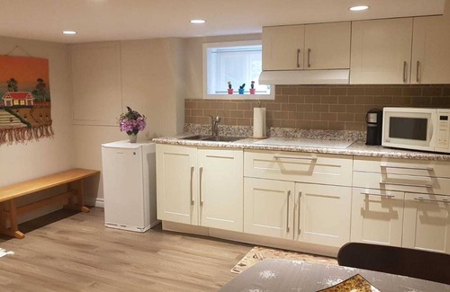 York House | Home away from Home ! Close to Amenities, Bus stop in front, Separate Entrance
