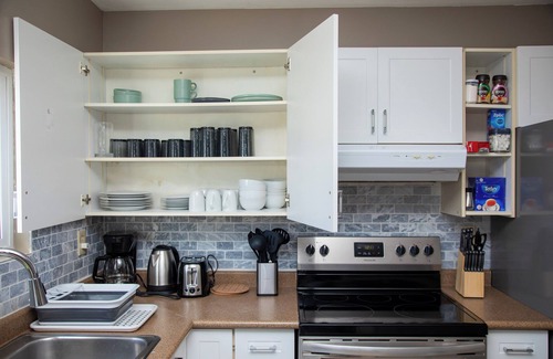 Winnipeg House | Home Away from Home! Family-sized vacations, group getaways, business trips,