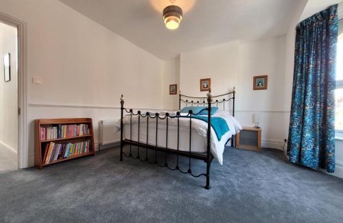 Littlehampton House | Home away from home by the sea